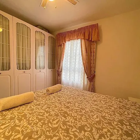 Family 3br,communal Pool, Kids Park * Кальяо-Сальвахе