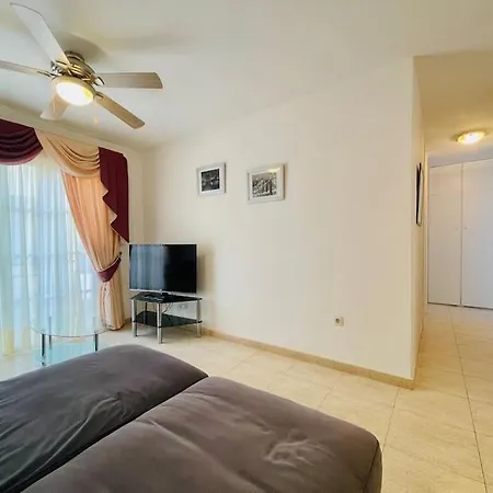 Family 3br,communal Pool, Kids Park Appartement Callao Salvaje